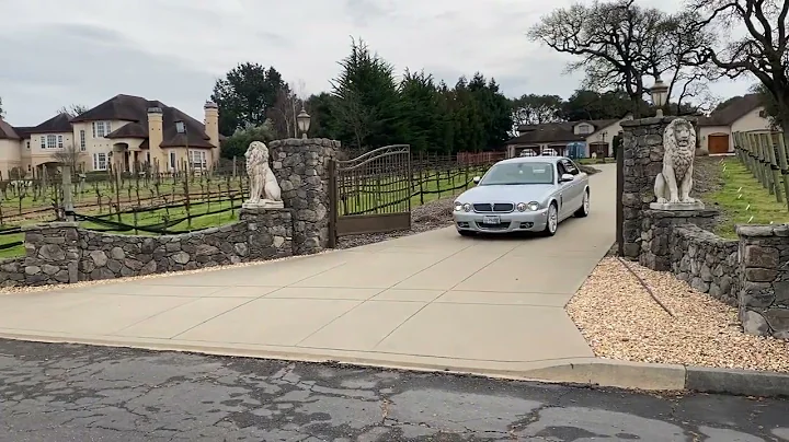 2008 Jaguar XJ Vanden Plas drive by