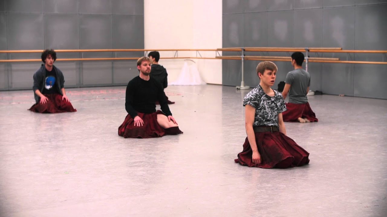 Jorma Uotinen harjoittaa tanssiteos Jordia