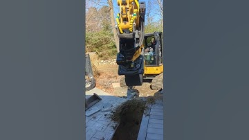 Cat305 next gen with Engcon ec206 digging a trench for a drain. #excavator #landscape #engcon #dirt