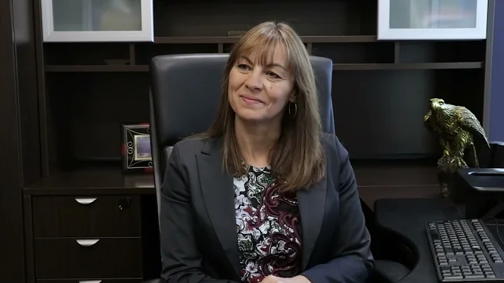 E ftuar Jane Conte, avokate e specializuar n kompe...