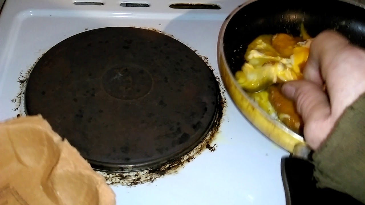 Fried tempura chicken in olive oil with four banty eggs on top - YouTube