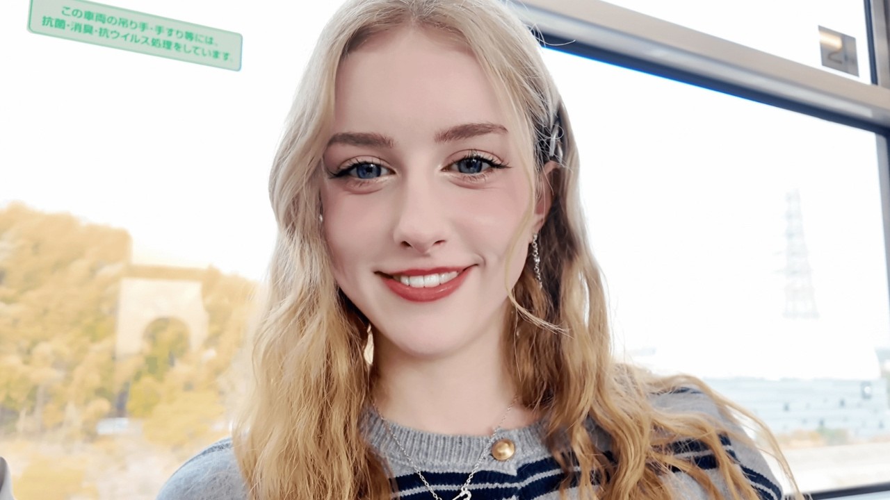 British girl visits Expo ’70 Park! 😍🇯🇵