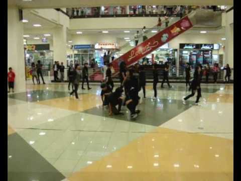 [180510] 2PM Don't Stop Can't Stop" Flash Mob Even...