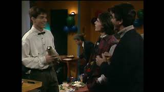 Watatatow S6 E23 Faire Plaisir À Ses Deux Parents Vidéo