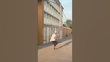 Dát Cây Vợt Dô Trường Lỡ Đánh Trúng Ông Thầy 😆| PD #shorts