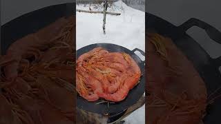 Уличная еда Сочи Лазаревское жарится на садже лангустины морепродукты