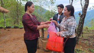 A single mother remembers the woman who saved her life and returns to thank her. - Ly Tu Tuc 