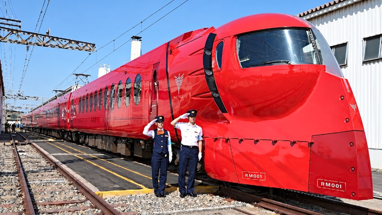 10 of the Most ELEGANT TRAINS Operating at MAXIMUM EFFICIENCY — You NEED to See This!