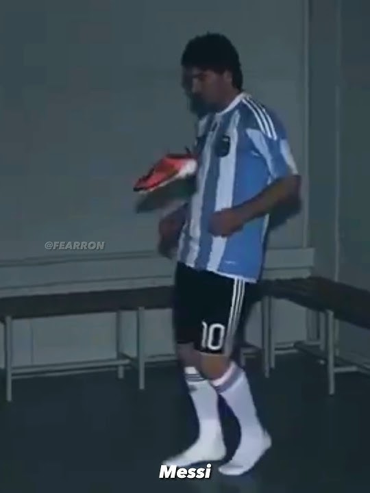 Players Juggling Skills   Kaka 🤯