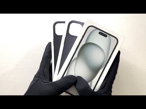 Unboxing iPhone 15