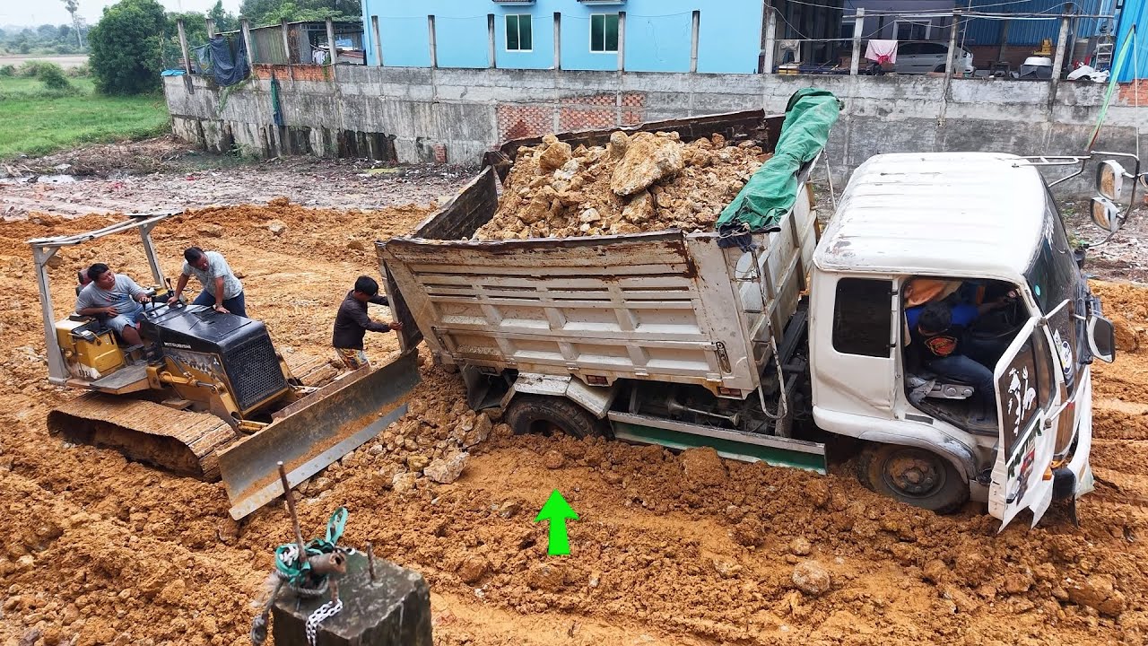 Incredible landfill! Dump 5ton Drive Back Uploading Landslide Overturned, Rescue By Bulldozer KOMAT…