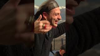 Candelora at Montevergine - from Rhythms of Italy Documentary #shorts
Here we have the wonderful @vincenzoromanoilcantore and the pilgrims, or Juta as they are known to the Santuario di Montevergine for Candelora on the 2nd February. Candelora at Montevergine - from Rhythms of Italy Documentary #shorts