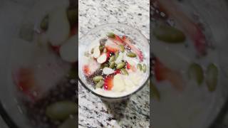 Perfect healthy overnight oats breakfast#2- ingredient base recipe#Delicious&Nutritious brekkie bowl