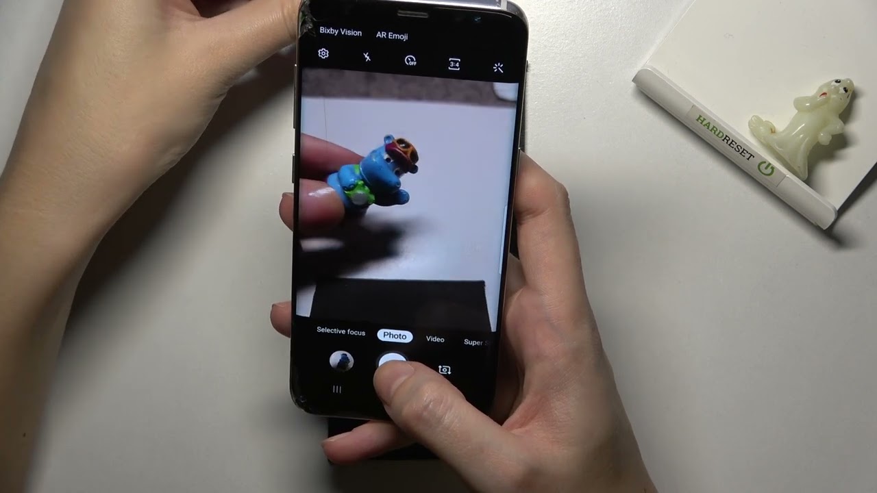 How to Take Motion Photo on SAMSUNG Galaxy S8 - Take Live Photo