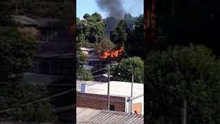 AU Online - INCÊNDIO Casa pega fogo no centro de Erechim   =10354:casa-pega-fogo-no-centro-de-erechim