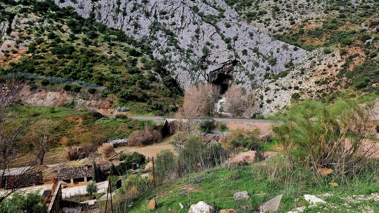 Presa de los Caballeros a Cueva del Gato