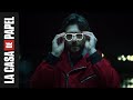 La Casa de Papel | El Profesor ajustándose las gafas | Netflix