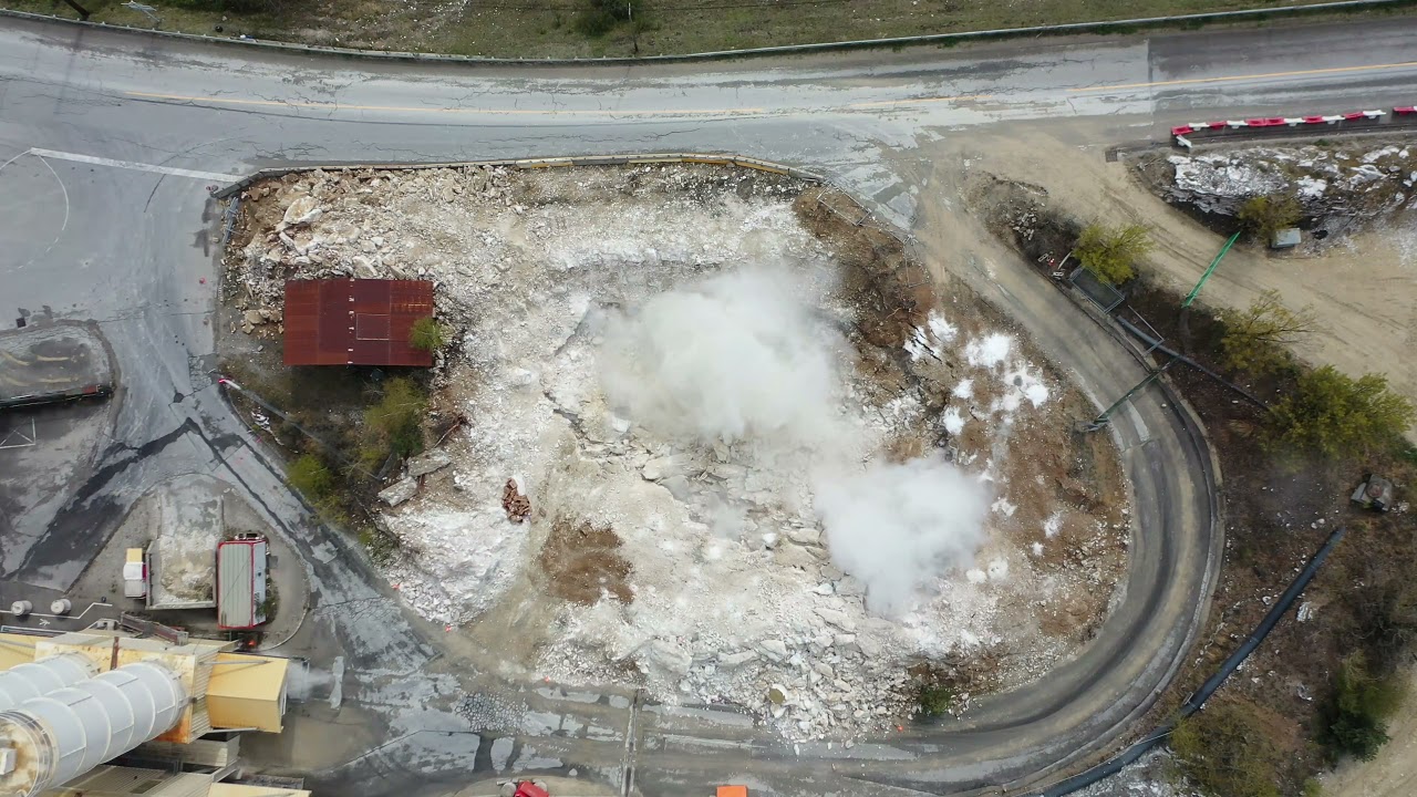 Tir de mines destiné à combler une ancienne excavation souterraine