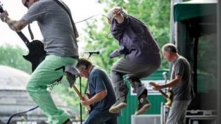 Miniatura de vídeo de "Guided by Voices - Noble Insect"