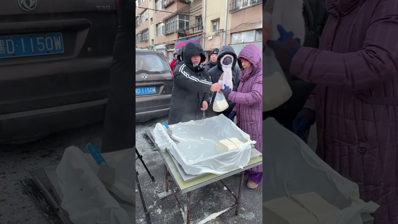 A profitable business of selling tofu for breakfast