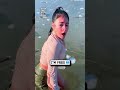 Trying to get out of trapped ice 🫣🧊                              🎥: Instagram / cleoppatre