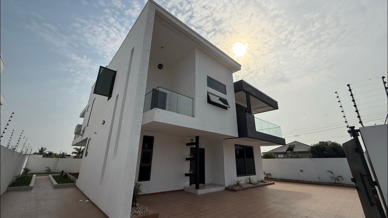 $270K Spacious 4 bedrooms  at lakeside for sale 