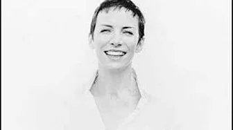 Annie Lennox - Little Bird (Utah Saints remix) Annie Lennox - Little Bird (Utah Saints remix)