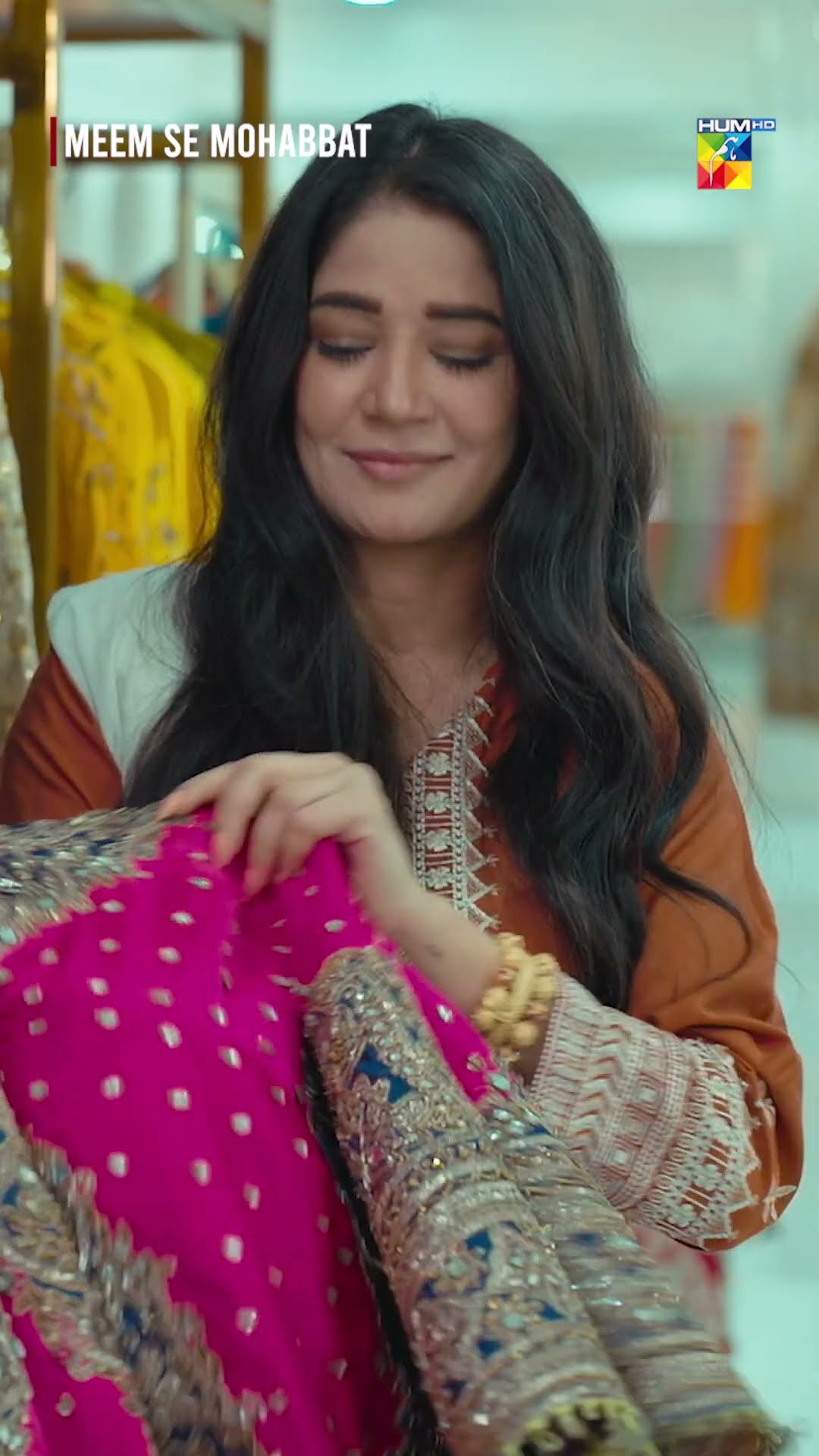 Dulhan Ko Konsa Rung Pasand Hai..? #shorts #dananeermubeen #ahadrazamir #meemsemohabbat #drama