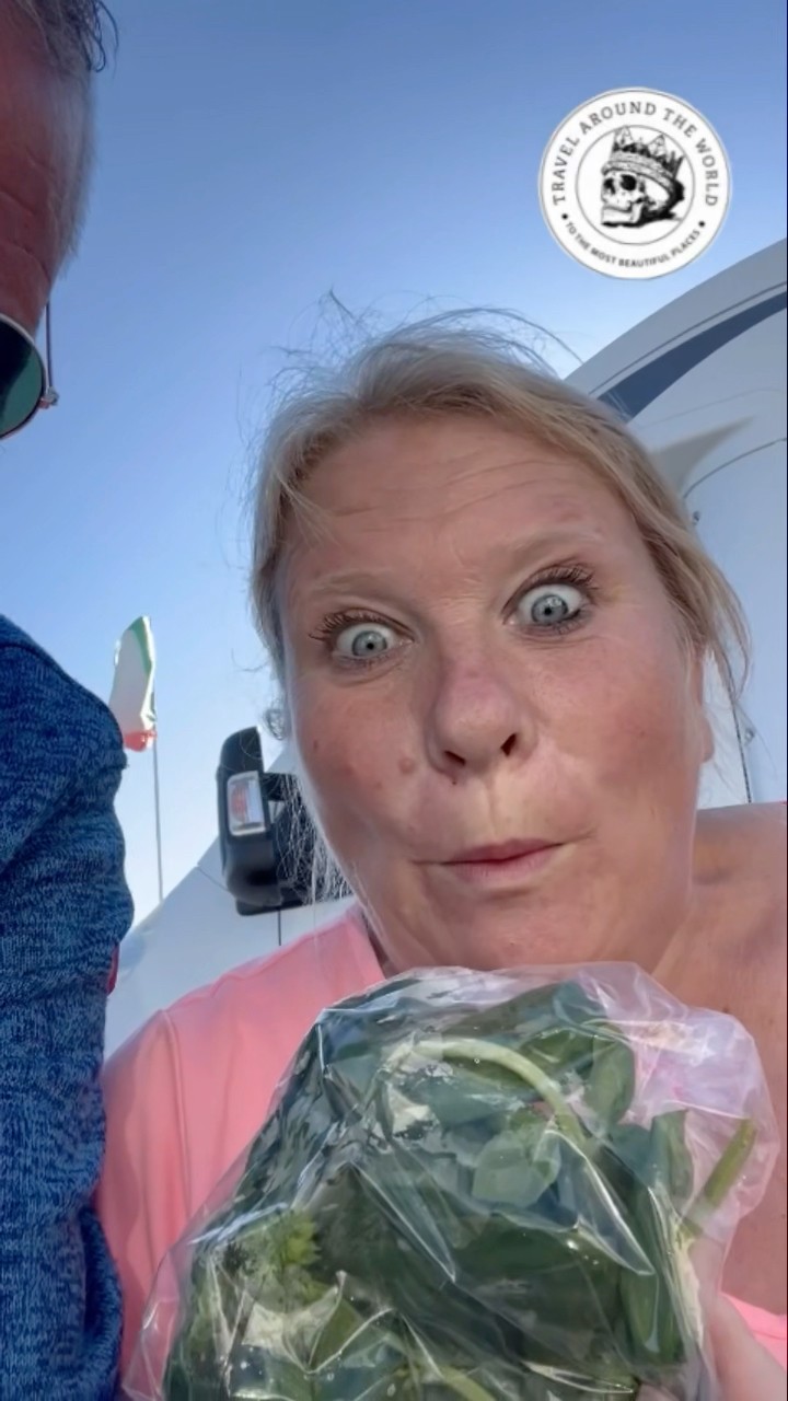 Sizilianischer Gemüsehändler! #humor #spaß #sizilien #italien - YouTube