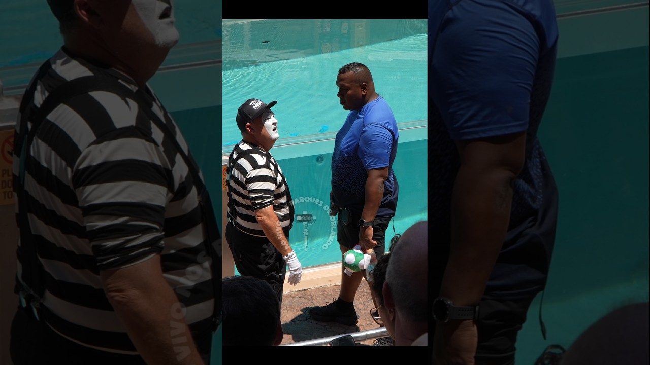 Tom o mímico tentou imitar este homem 💪🏻😬🫣😂🤣 #tomthemime #seaworldmime #seaworldorlando