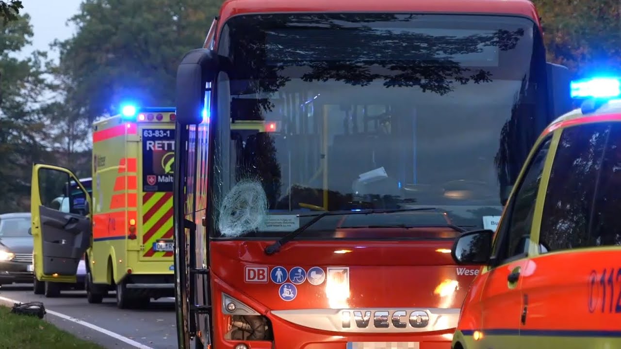 Schüler bei Unfall mit Bus lebensgefährlich verletzt
