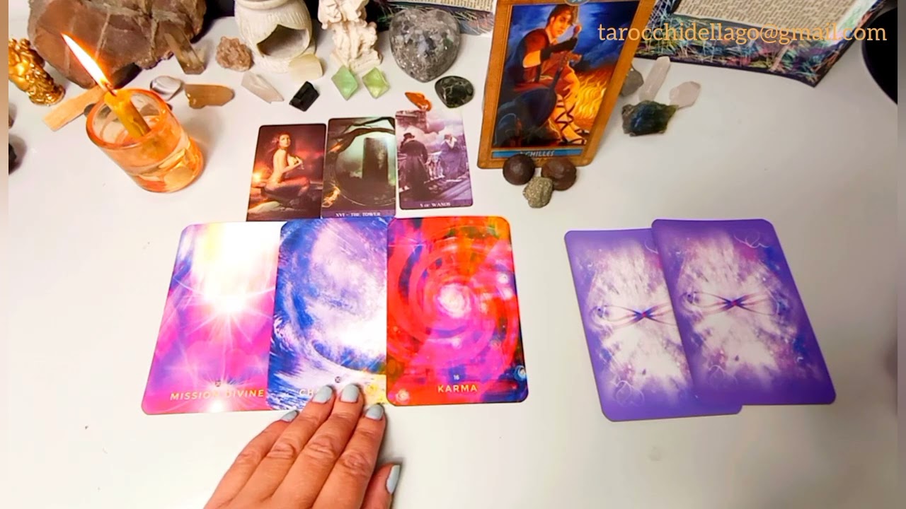 CHE COSA PENSA DI ME ADESSO? #amore #esoterismo #tarocchi #karma