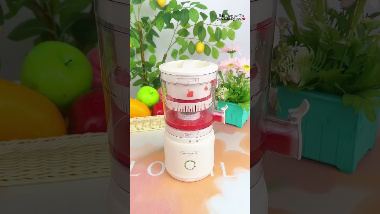 Craving fresh juice? This juicer is a game-changer! 🍊🍏 Grab yours and sip on pure freshness! 🚀