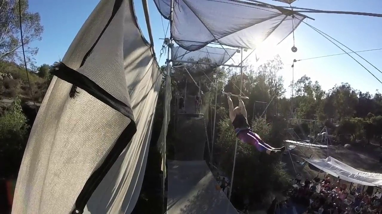 Trapeze High Show - Noah Whip Catch