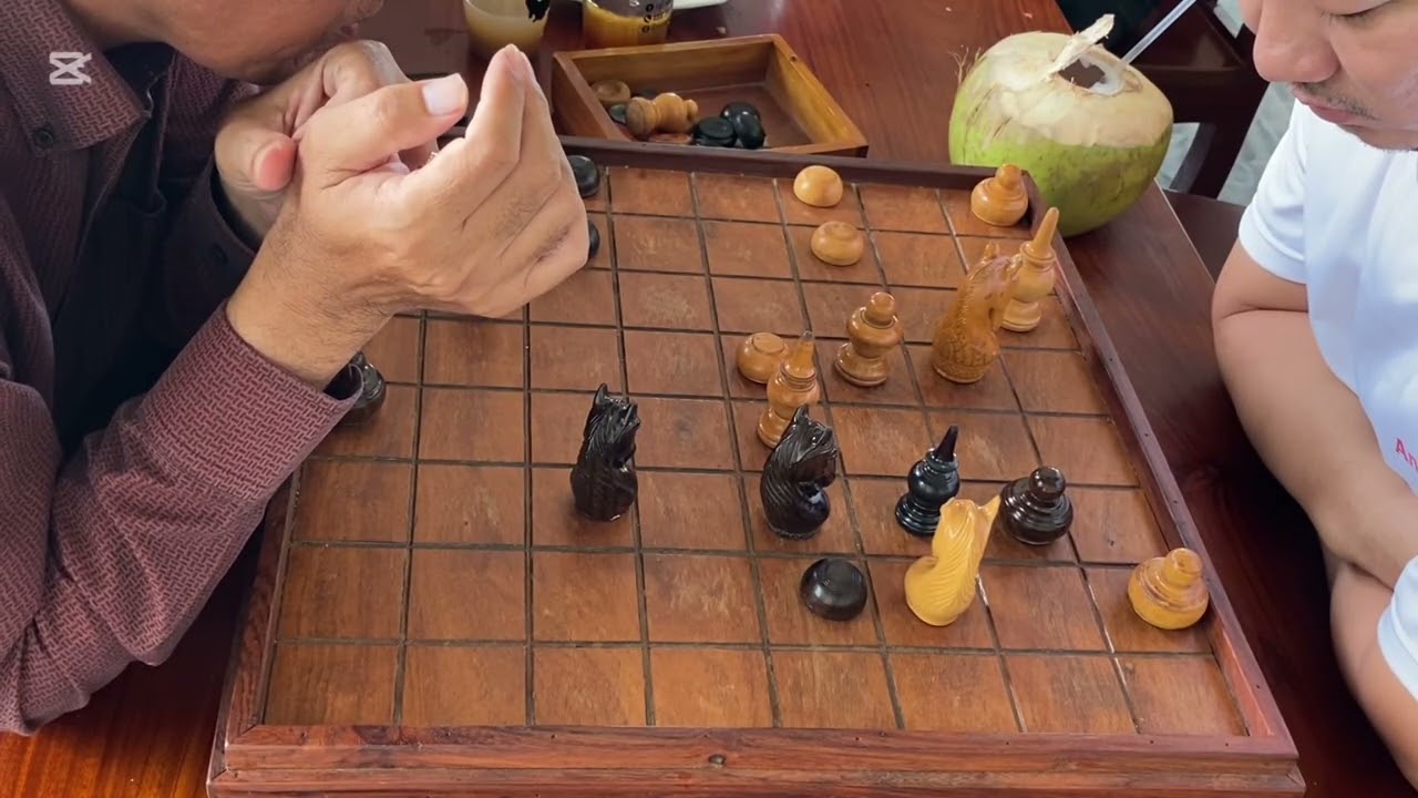 គីឡូធ្ងន់លេងគ្នាហើយគ្នាយើងល្អមើលណាស់ រវាង ពូរដ្ឋា ទិញអាគុយខូចៗ (ខ្មៅ) ប៉ះជាមួយ បងចំណាប មេមត់ (ស) !