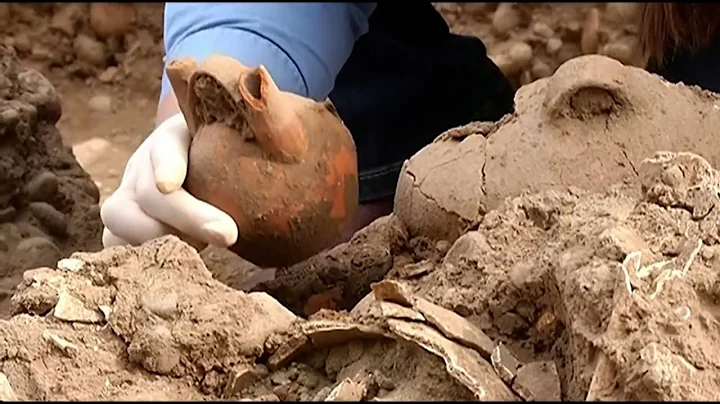 2,000-Year-Old Cemetery Found in Peru