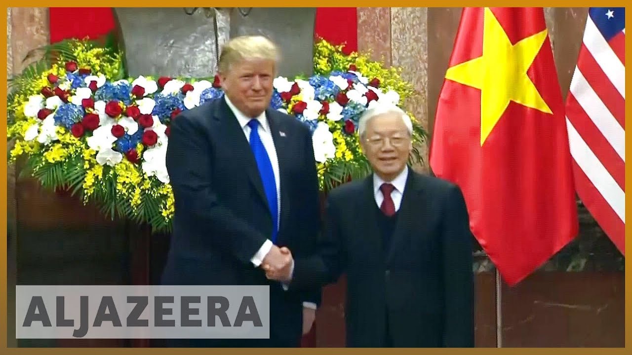 🇺🇸 🇻🇳 الرئيس الفيتنامي يستضيف ترامب، وتوقيع اتفاقيات | الجزيرة الإنجليزية