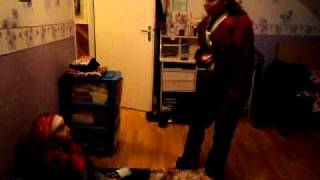 KOMIK VIDEO.AVI Mustafa Turk 95 Deli Kadin EV Kadini Komik Cocuklar Mes 2 nieces