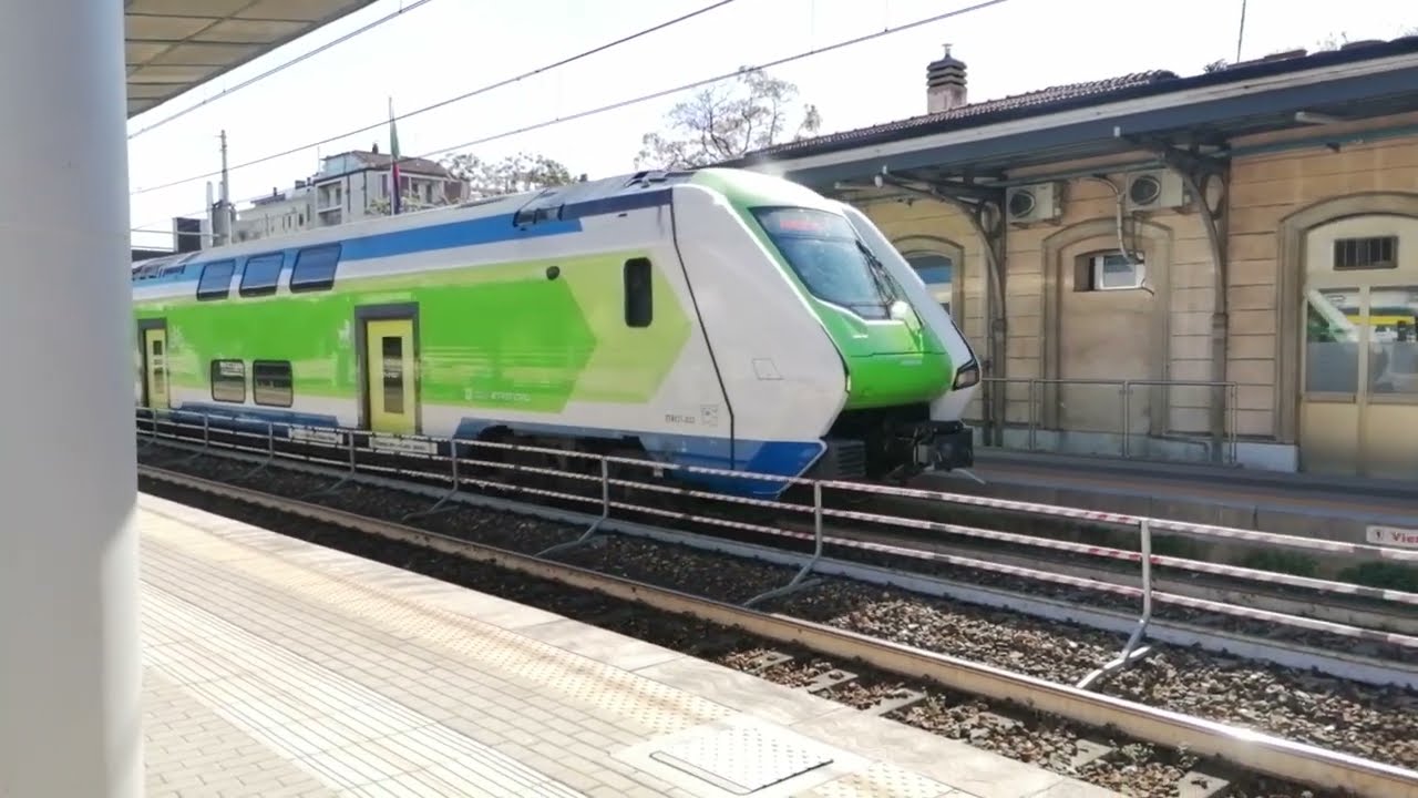 Stazione di (We arrived in) Gallarate!