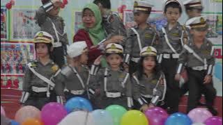 A1 TK IT Nurul Yaqin Perform Bung Polisi Pengatur Jalan Raya