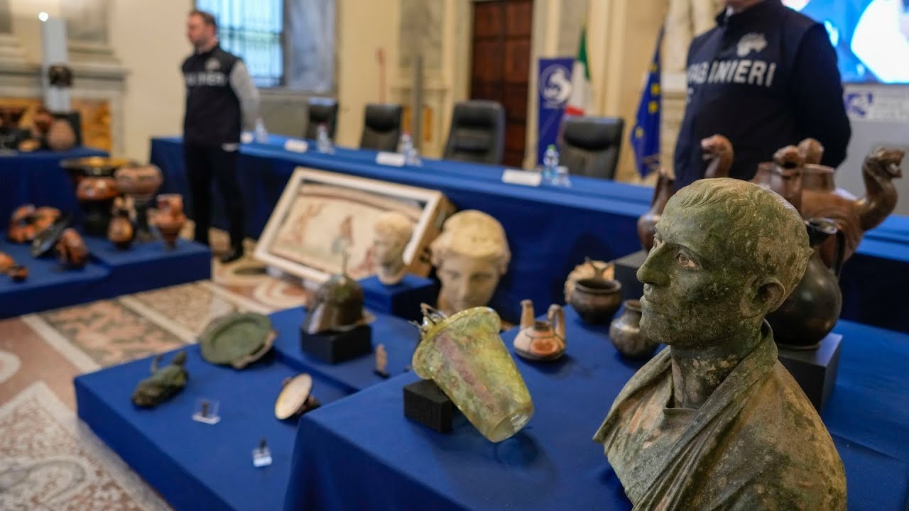 U.S. returns 60 looted treasures to Italy