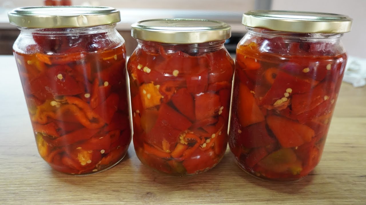 Мариновани чушки капия, хрупкава и чудесна зимнина.