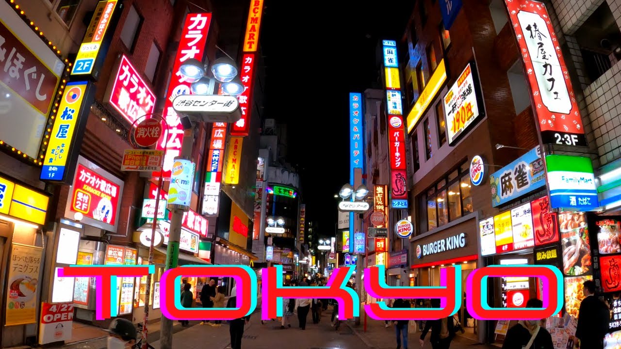 On mange des sushis à Tokyo!! 🍣