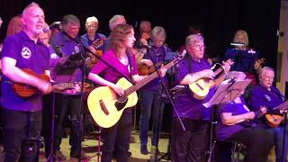 SUNSHINE ON LEITH - Roundhay Ukulele Group 28.04.23