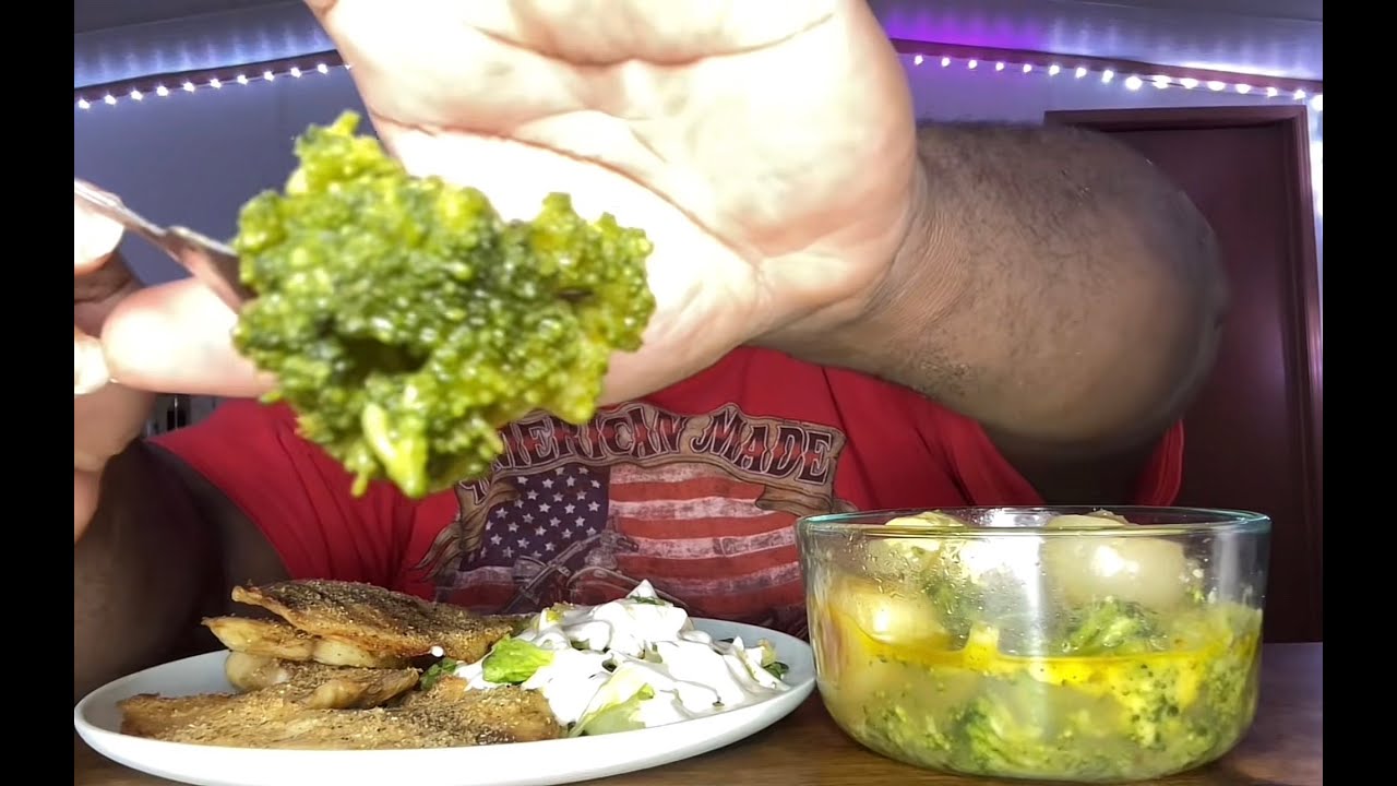 Baked Fish Side Salad with Broccoli and Onion Boil