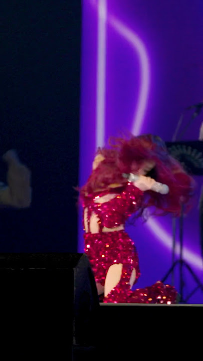 Ok ไหมคะ? 👌🏻 #OkNaKa #โอเคนะคะ #คอนเสิร์ตขนนกกับดอกไม้ #FeatherAndFlowers #DreamForLove #Concert