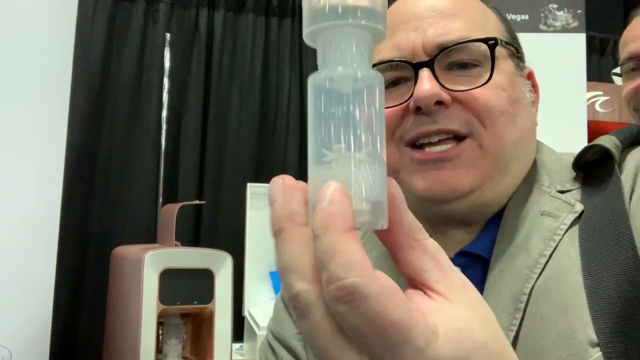 CES2019: Personal Cosmetics Lab Emuage