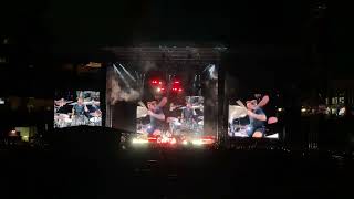Green Day - American Idiot live at Hella Mega Tour