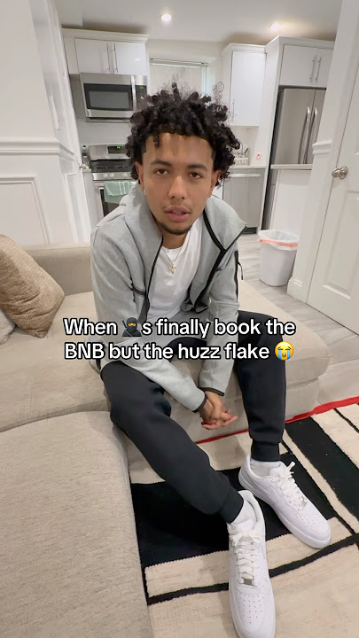 When dudes book the BNB but the girls flake 😭