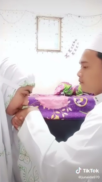 story wa sholat bareng suami istri.